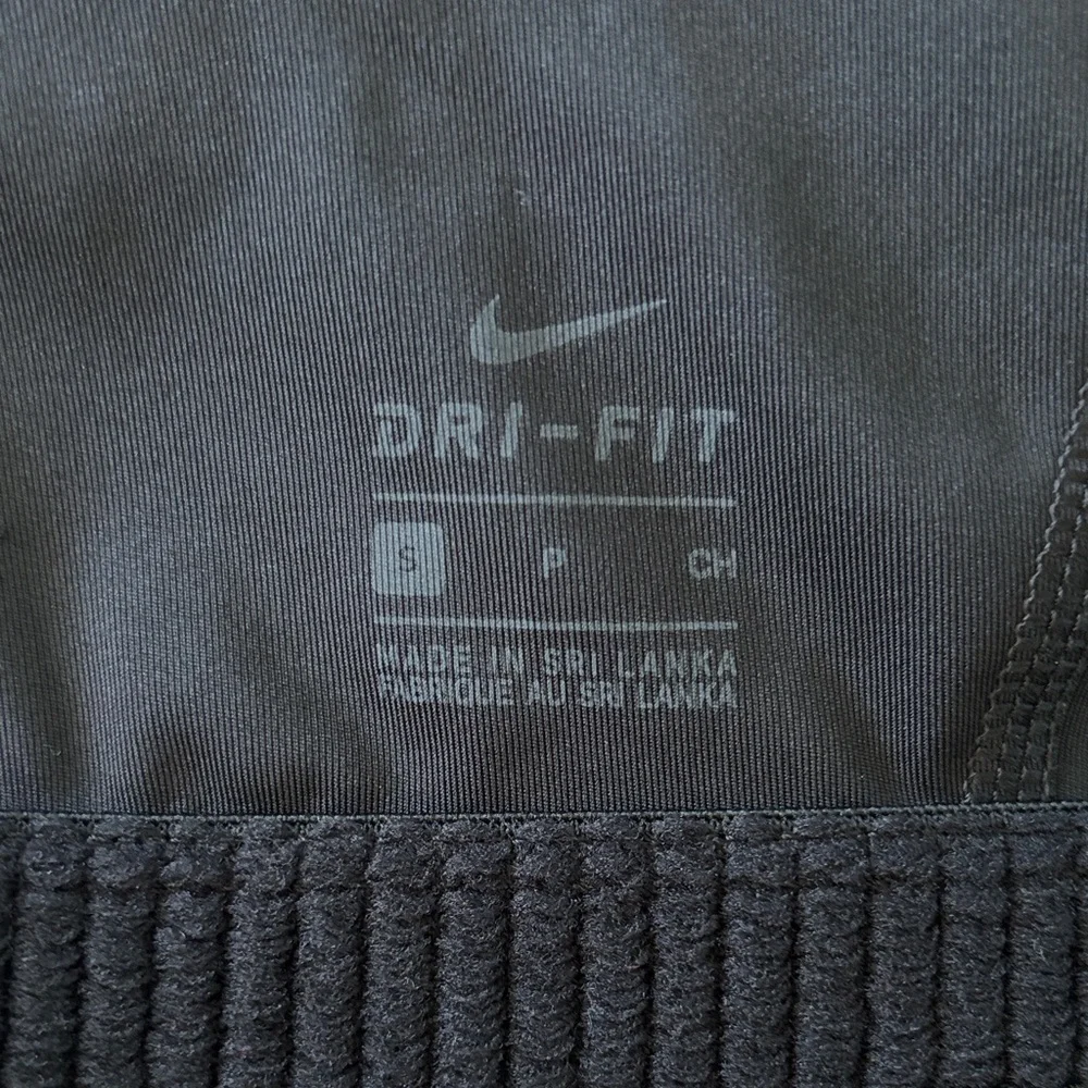 Nike Women's Black and White Sports Bra Racerback Small - Picture 3 of 3